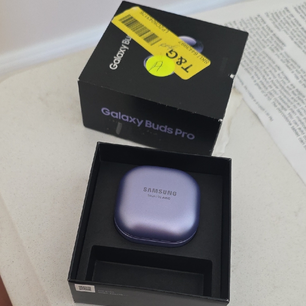 Samsung Galaxy Buds Pro in Lavender